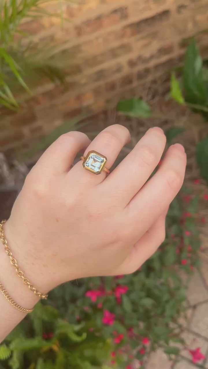18k Gold Aquamarine Nouveau Supreme Ring